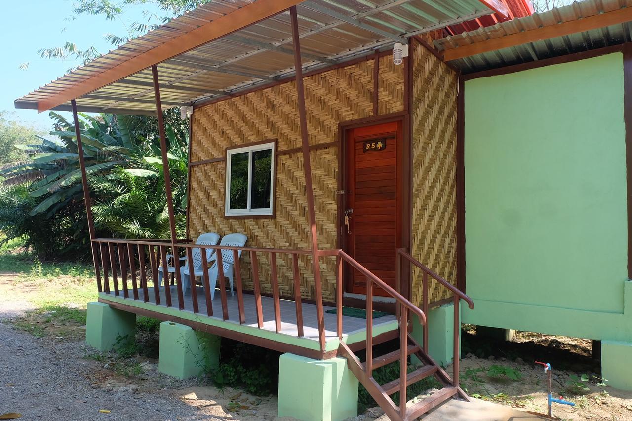 Khaosok Bamboo Huts Resort Khao Sok National Park Dış mekan fotoğraf